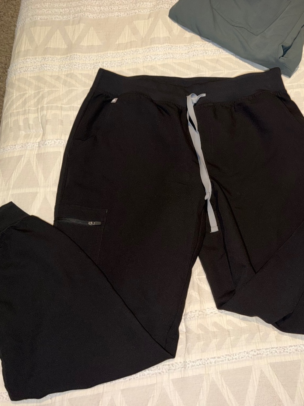 FIGS Zamora Jogger Black- Large